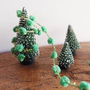 Green Pom Pom with Gold Tinsel Wired String - 10yd