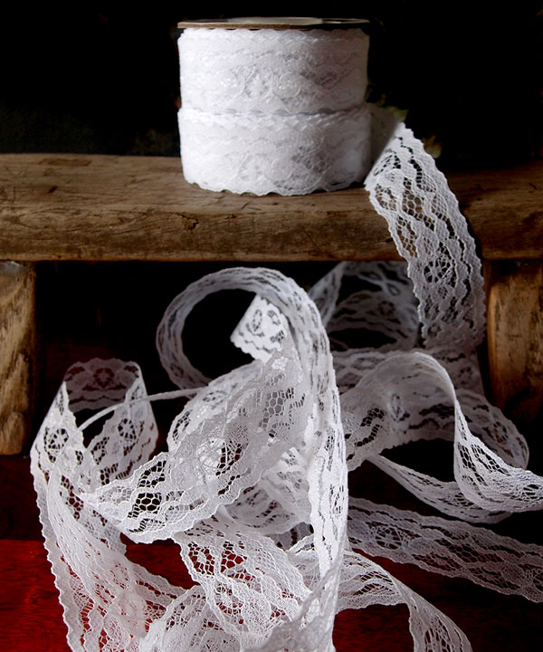 White Chantilly Lace Ribbon - 1" x 25Y