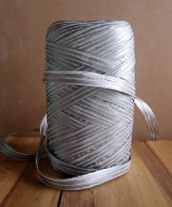 Upscale Raffia Silver & White  - 5mmx50 meters