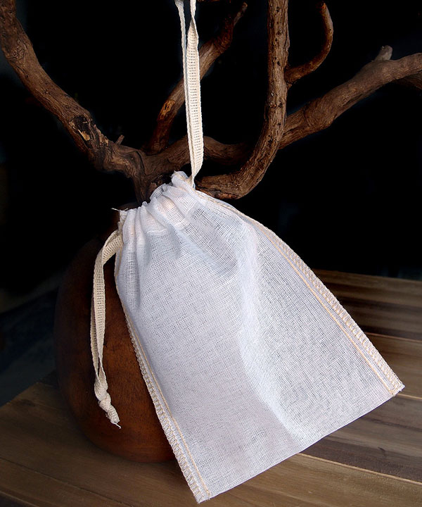 Natural Muslin Bags with Ivory Serged Edge 4x6 - 4" x 6"
