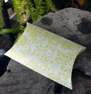 White with Lime Green Damask Print Pillow Boxes - 144pcs/inner case, 864pcs/ master case